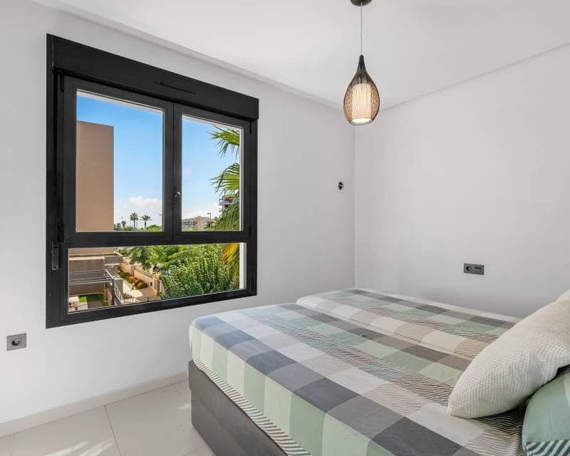 3 bedroom Apartment for sale in Mil Palmeras with pool garage - € 435,000 (Ref: 10183285)