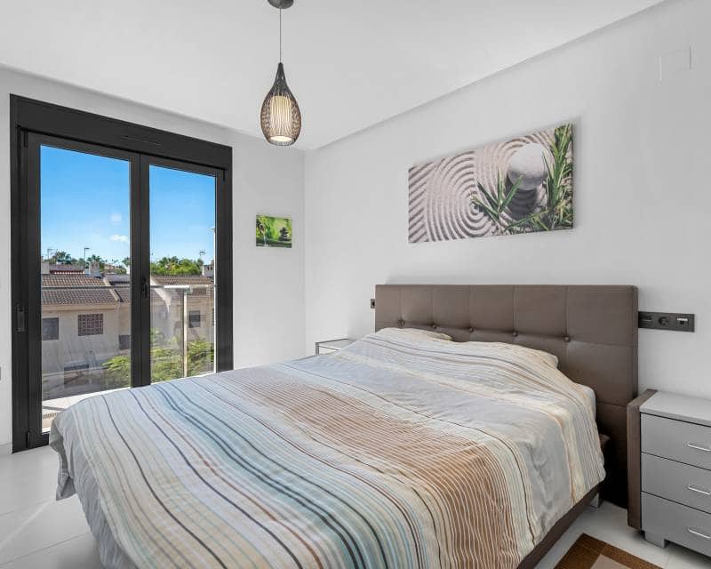 3 bedroom Apartment for sale in Mil Palmeras with pool garage - € 435,000 (Ref: 10183285)
