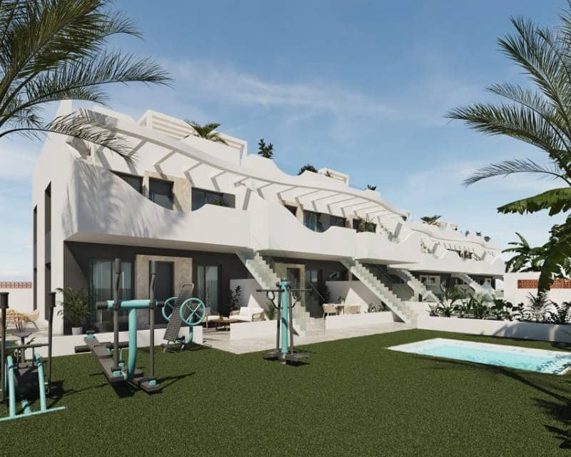 3 quarto Bungalow para venda em Pilar de la Horadada com piscina - 325 000 € (Ref: 10183731)