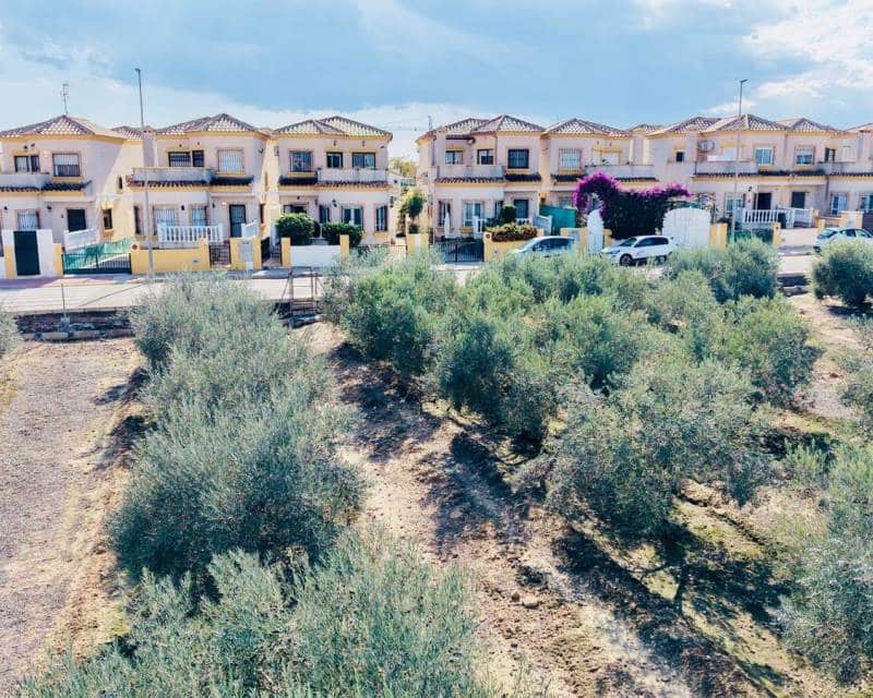 3 slaapkamer Villa te koop in Los Montesinos met garage - € 255.000 (Ref: 10185336)