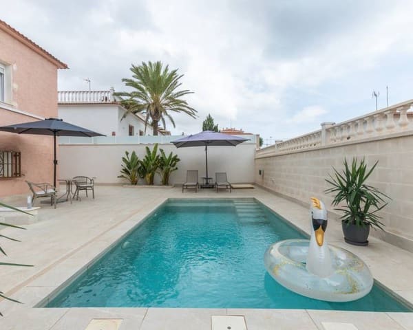 Pareado de 3 habitaciones en Punta Prima, Torrevieja en venta con piscina - 680.000 € (Ref: 10185972)