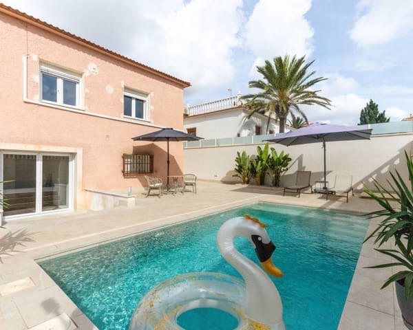 Pareado de 3 habitaciones en Punta Prima, Torrevieja en venta con piscina - 680.000 € (Ref: 10185972)