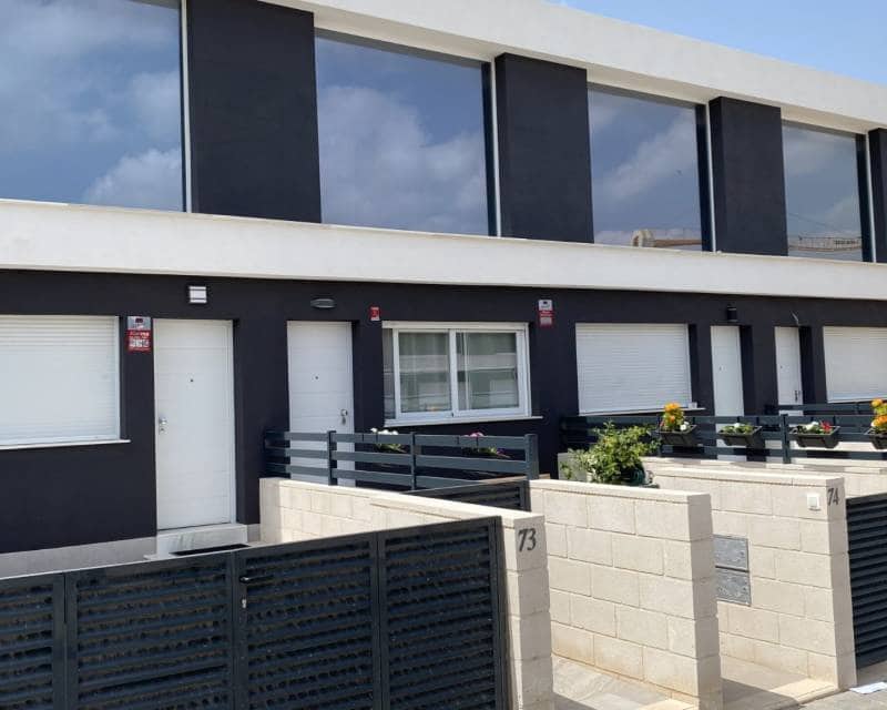 2 soveværelse Rækkehus til salg i Gran Alacant med swimmingpool - € 270.000 (Ref: 6045685)