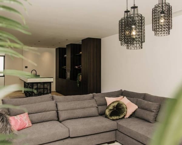 4 makuuhuone Paritalo myytävänä paikassa Ciudad Quesada, Rojales mukana uima-altaan 
autotalli - 1 450 000 € (Ref: 6045871)