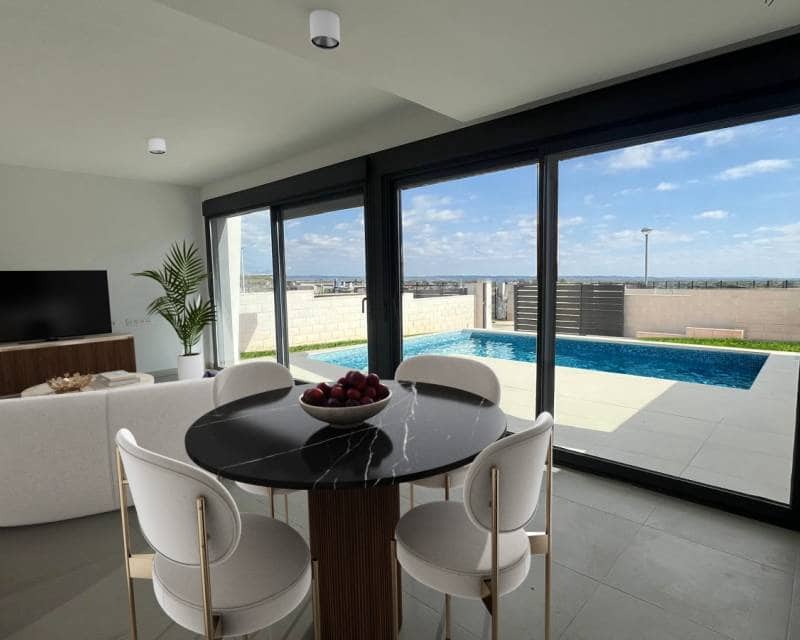 2 bedroom Semi-detached Villa for sale in Gran Alacant - € 435,000 (Ref: 6216311)