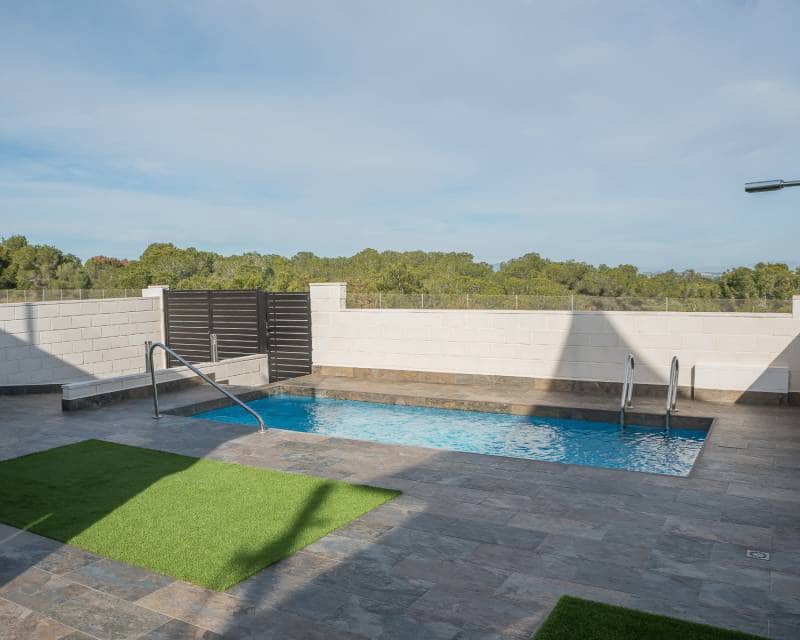 3 slaapkamer Villa te koop in Villamartin met zwembad - € 399.900 (Ref: 6308675)