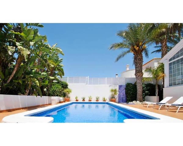 5 makuuhuone Huvila myytävänä paikassa La Marina, Elche / Elx mukana uima-altaan 
autotalli - 598 480 € (Ref: 6432284)