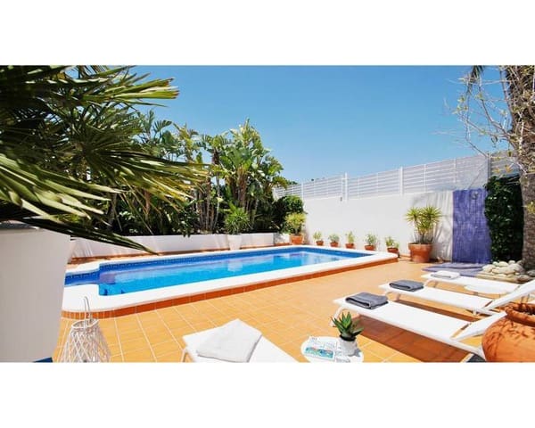 5 makuuhuone Huvila myytävänä paikassa La Marina, Elche / Elx mukana uima-altaan 
autotalli - 598 480 € (Ref: 6432284)