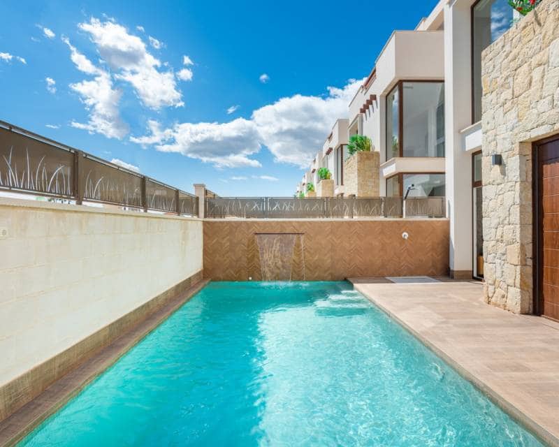 3 bedroom Villa for sale in Ciudad Quesada with pool - € 579,000 (Ref: 6480270)