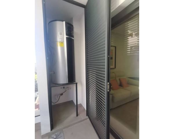 2 makuuhuone Ranta-asunto myytävänä paikassa Centro, Torrevieja mukana uima-altaan - 259 000 € (Ref: 6491605)