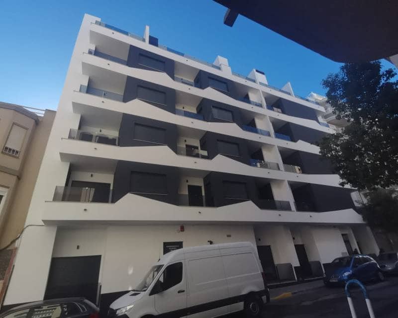 2 makuuhuone Ranta-asunto myytävänä paikassa Torrevieja mukana uima-altaan - 259 000 € (Ref: 6491605)