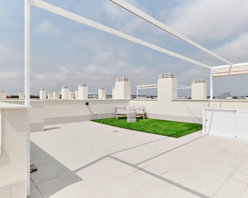 2 soveværelse Byhus til salg i Torrevieja med swimmingpool - € 380.000 (Ref: 6590662)