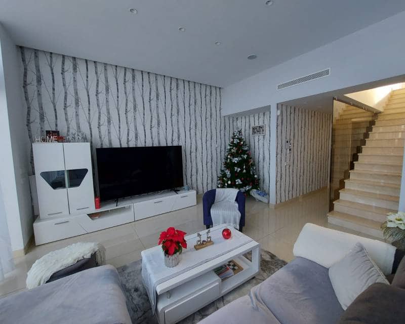 6 makuuhuone Huvila myytävänä paikassa Ciudad Quesada mukana uima-altaan 
autotalli - 1 399 000 € (Ref: 6643593)