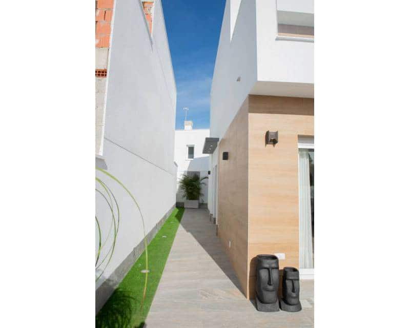 3 Zimmer Reihenhaus zu verkaufen in San Pedro del Pinatar mit Pool - 349.000 € (Ref: 6704727)