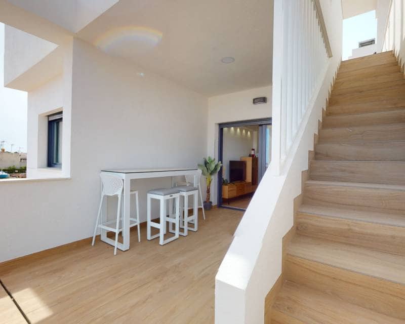 2 soverom Hus til salgs i Torrevieja med svømmebasseng garasje - € 329 900 (Ref: 6762950)