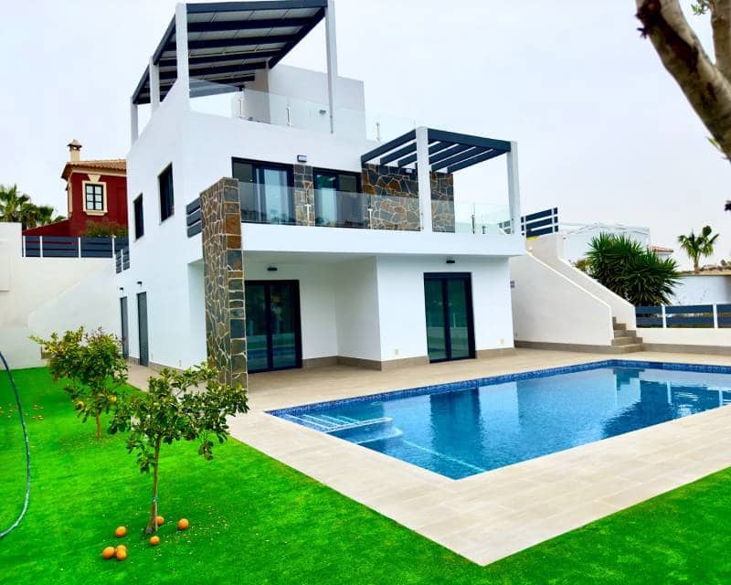 Chalet de 4 habitaciones en Ciudad Quesada en venta con piscina garaje - 834.000 € (Ref: 6914987)