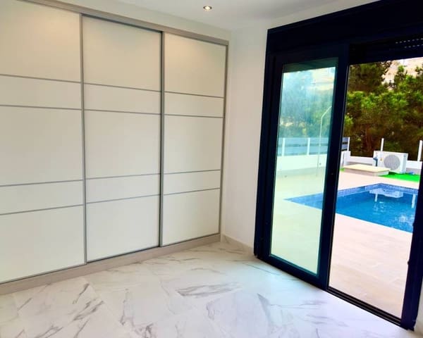 Chalet de 4 habitaciones en Ciudad Quesada, Rojales en venta con piscina garaje - 834.000 € (Ref: 6914987)