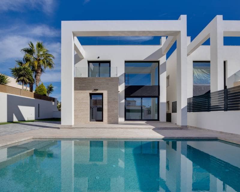 4 bedroom Villa for sale in La Mata with pool garage - € 750,000 (Ref: 6961497)