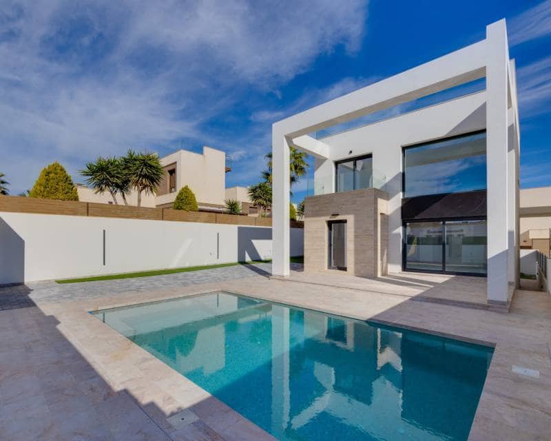 4 bedroom Villa for sale in La Mata with pool garage - € 750,000 (Ref: 6961497)