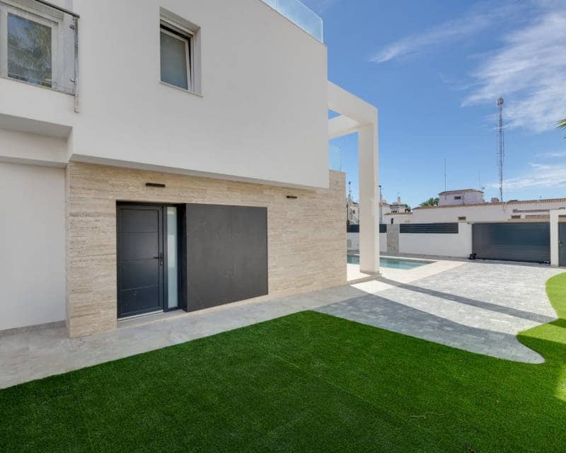 4 bedroom Villa for sale in La Mata with pool garage - € 750,000 (Ref: 6961497)