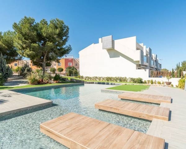 3 soveværelse Byhus til salg i Los Balcones - Los Altos, Torrevieja med swimmingpool - € 279.300 (Ref: 6966258)