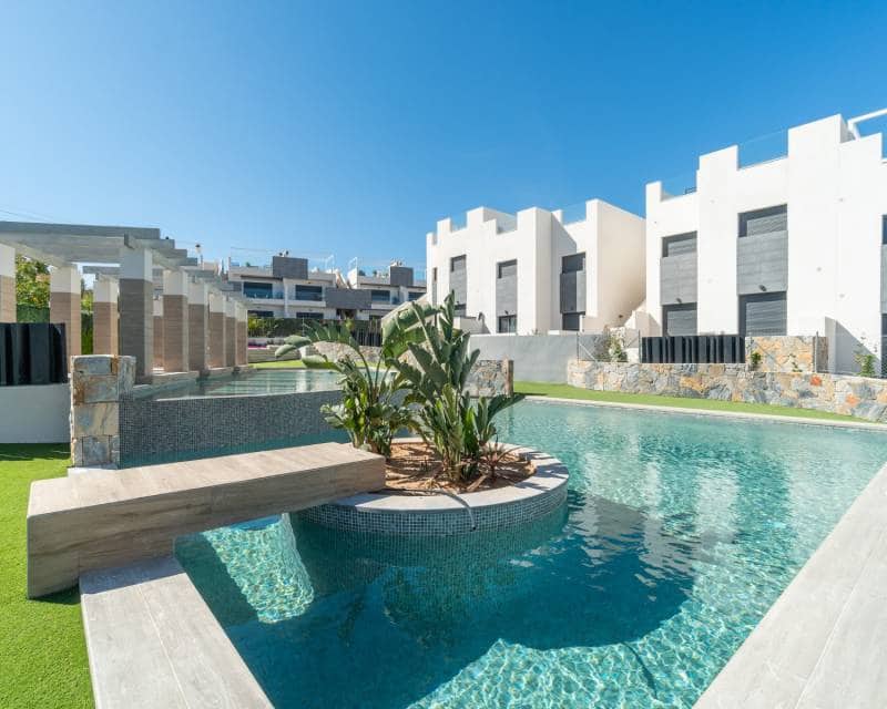 3 sypialnia Dom na sprzedaż w Torrevieja z basenem - 299 900 € (Ref: 6966259)