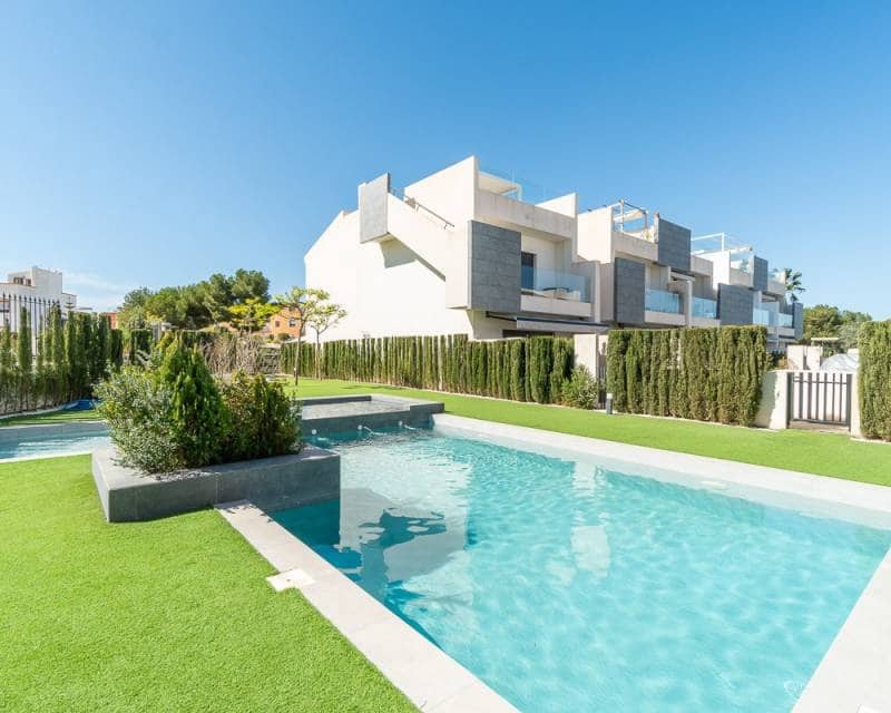 3 sypialnia Dom na sprzedaż w Torrevieja z basenem - 299 900 € (Ref: 6966259)