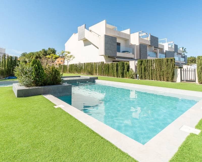 3 sypialnia Dom na sprzedaż w Torrevieja z basenem - 299 900 € (Ref: 6966259)