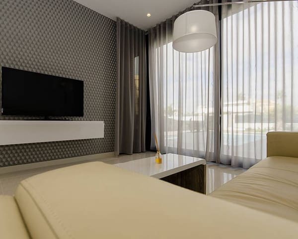 3 soveværelse Villa til salg i Dehesa de Campoamor, Orihuela med swimmingpool garage - € 975.000 (Ref: 7069953)