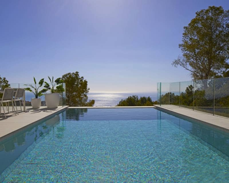 4 bedroom Villa for sale in Altea with pool garage - € 2,135,000 (Ref: 7204870)