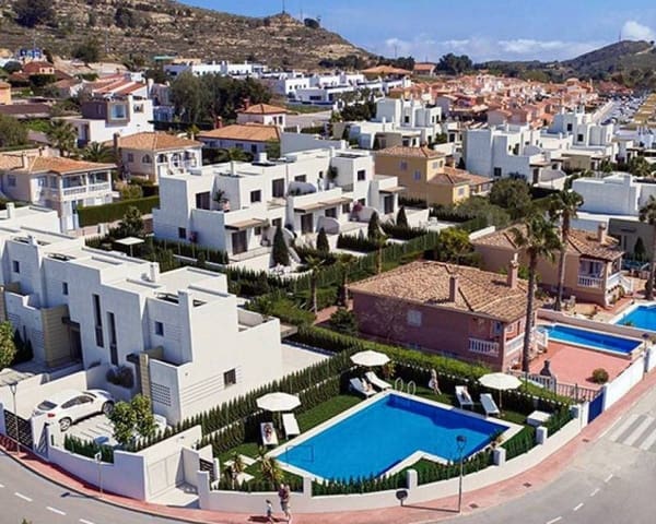 3 bedroom Semi-detached Villa for sale in Busot with pool garage - € 355,000 (Ref: 7216779)