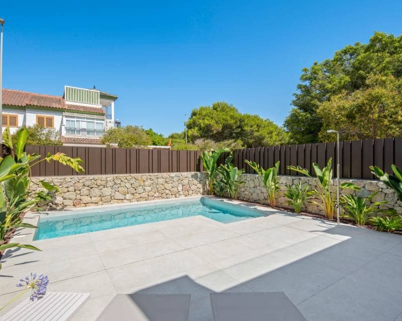 3 makuuhuone Huvila myytävänä paikassa Torre de la Horadada mukana uima-altaan 
autotalli - 539 900 € (Ref: 7359490)