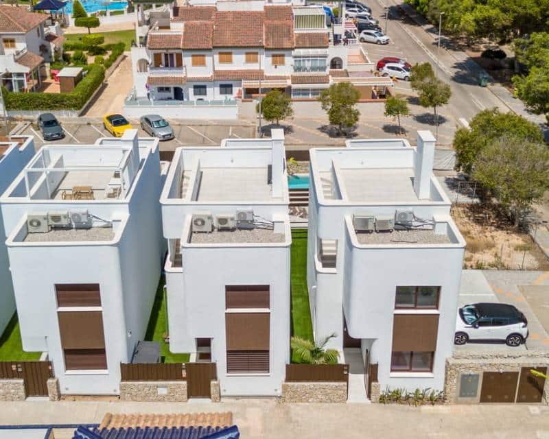 3 makuuhuone Huvila myytävänä paikassa Torre de la Horadada mukana uima-altaan 
autotalli - 539 900 € (Ref: 7359490)