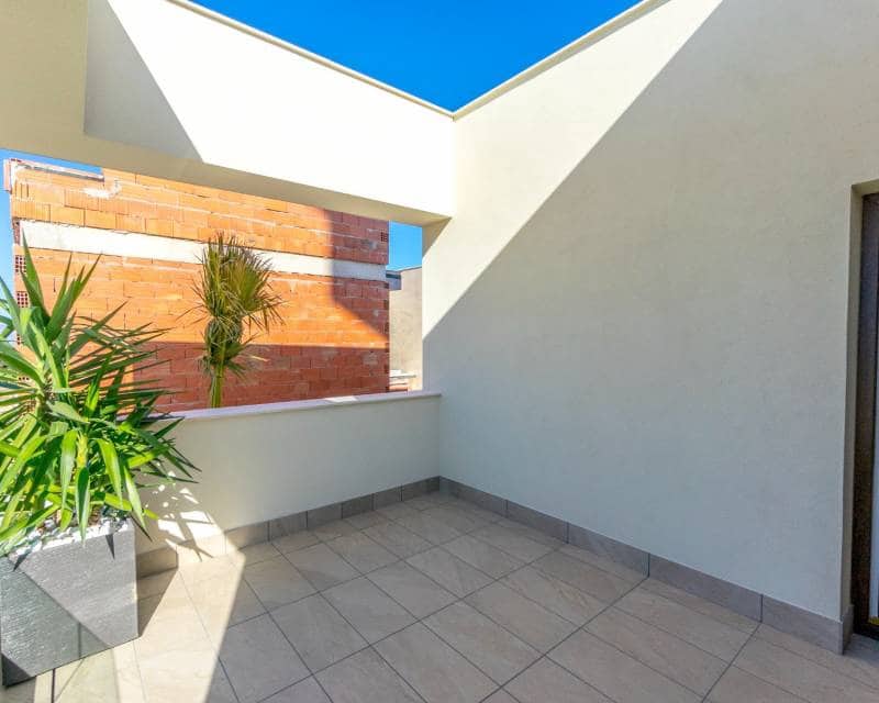 3 bedroom Villa for sale in Ciudad Quesada with pool garage - € 629,000 (Ref: 7410700)