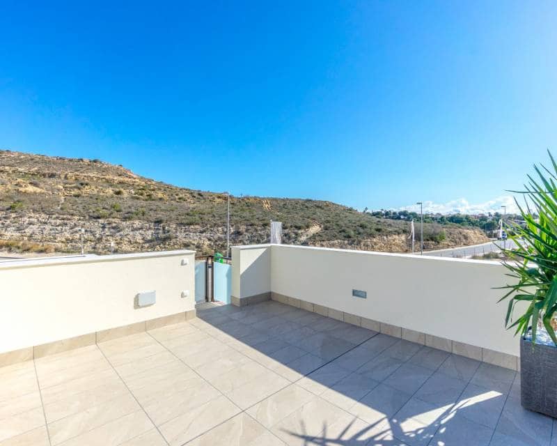 3 bedroom Villa for sale in Ciudad Quesada with pool garage - € 629,000 (Ref: 7410700)