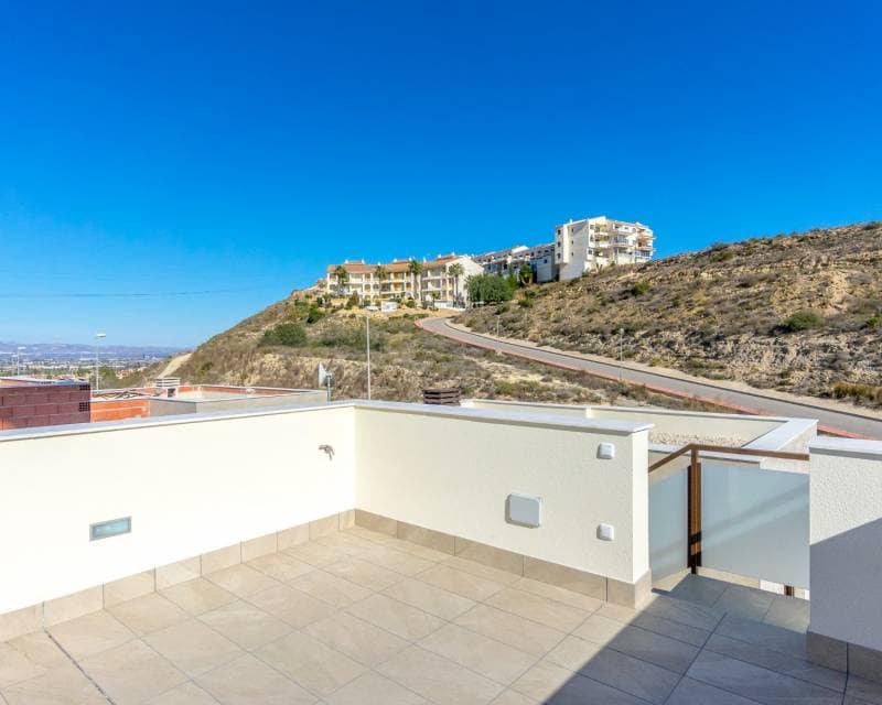 3 bedroom Villa for sale in Ciudad Quesada with pool garage - € 629,000 (Ref: 7410700)