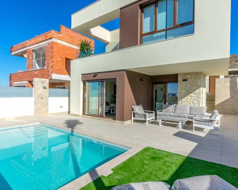 3 bedroom Villa for sale in Ciudad Quesada with pool garage - € 629,000 (Ref: 7410700)