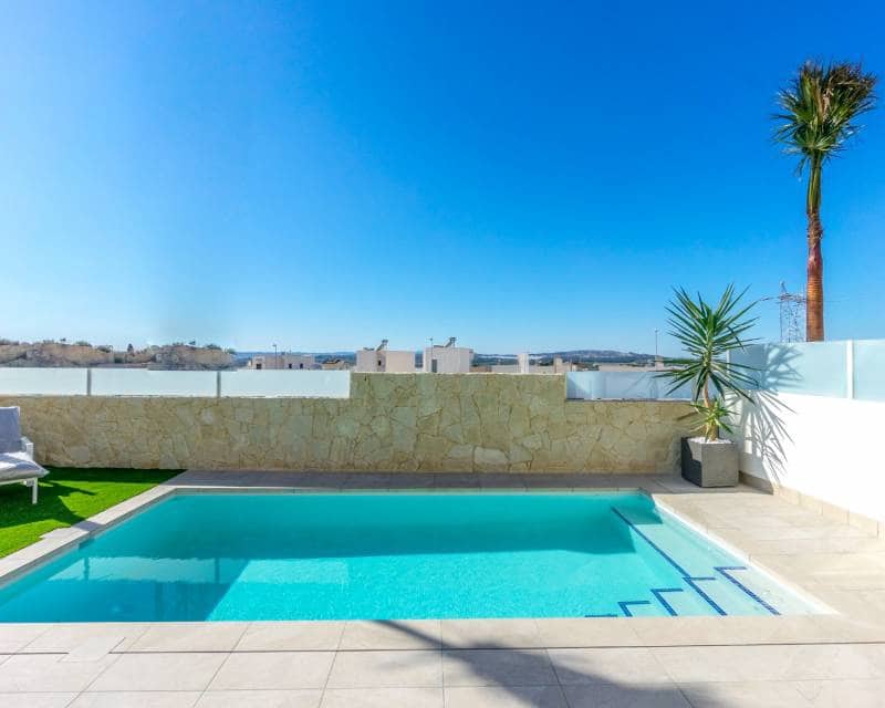 3 bedroom Villa for sale in Ciudad Quesada with pool garage - € 629,000 (Ref: 7410700)