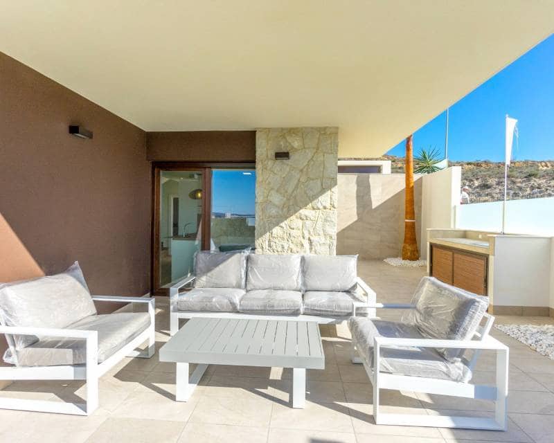 3 bedroom Villa for sale in Ciudad Quesada with pool garage - € 629,000 (Ref: 7410700)