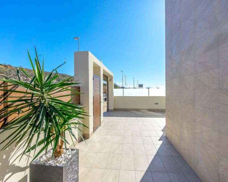 3 bedroom Villa for sale in Ciudad Quesada with pool garage - € 629,000 (Ref: 7410700)