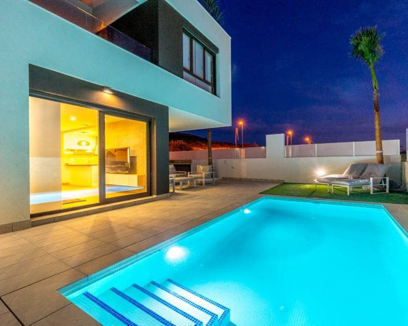 3 bedroom Villa for sale in Ciudad Quesada with pool garage - € 629,000 (Ref: 7410700)