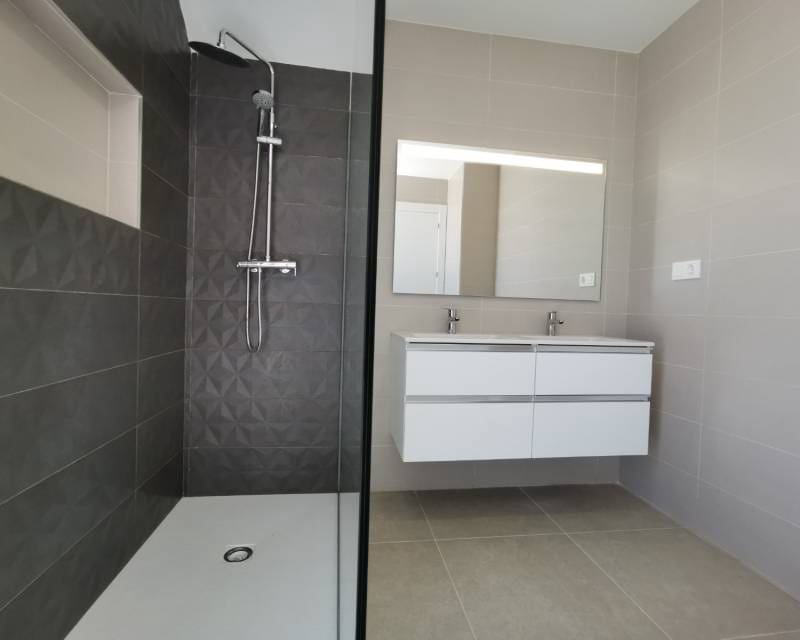 4 slaapkamer Villa te koop in Polop met garage - € 595.000 (Ref: 7425870)