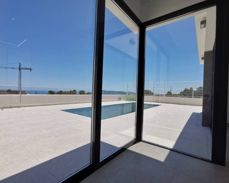 4 slaapkamer Villa te koop in Polop met garage - € 595.000 (Ref: 7425870)