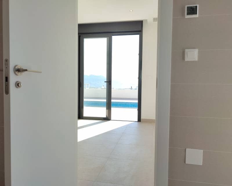 4 slaapkamer Villa te koop in Polop met garage - € 595.000 (Ref: 7425870)