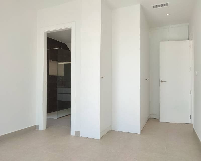 4 slaapkamer Villa te koop in Polop met garage - € 595.000 (Ref: 7425870)