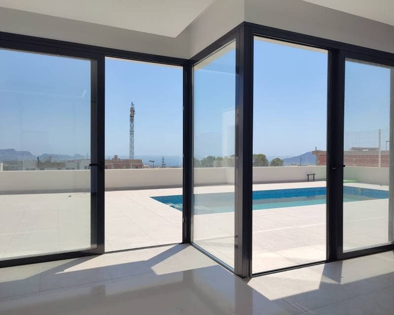 4 slaapkamer Villa te koop in Polop met garage - € 595.000 (Ref: 7425870)