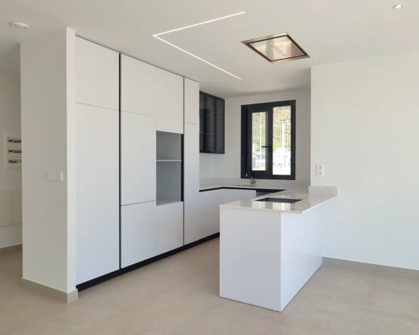 4 slaapkamer Villa te koop in Polop met garage - € 595.000 (Ref: 7425870)
