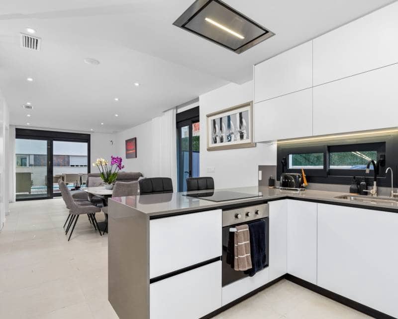 4 chambre Villa/Maison Mitoyenne à vendre à Guardamar del Segura - 507 050 € (Ref: 7449343)