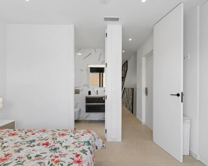 4 chambre Villa/Maison Mitoyenne à vendre à Guardamar del Segura - 507 050 € (Ref: 7449343)