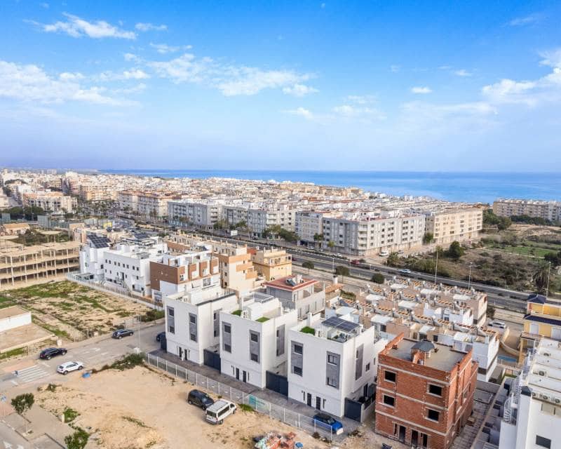 4 chambre Villa/Maison Mitoyenne à vendre à Guardamar del Segura - 507 050 € (Ref: 7449343)